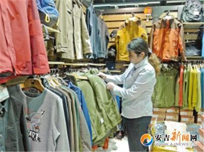 户外用品销售升温，户外经济迎来新机遇